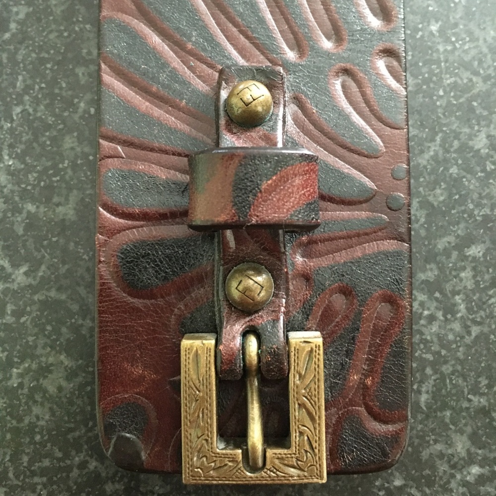 Beautiful Fendi Belt - Picture 2 of 4